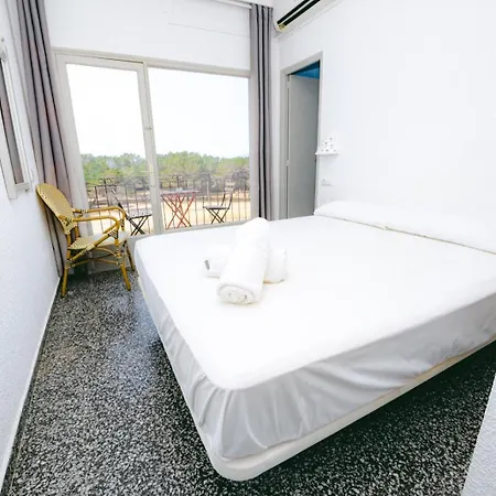 Flamingo By Nest Hostal *